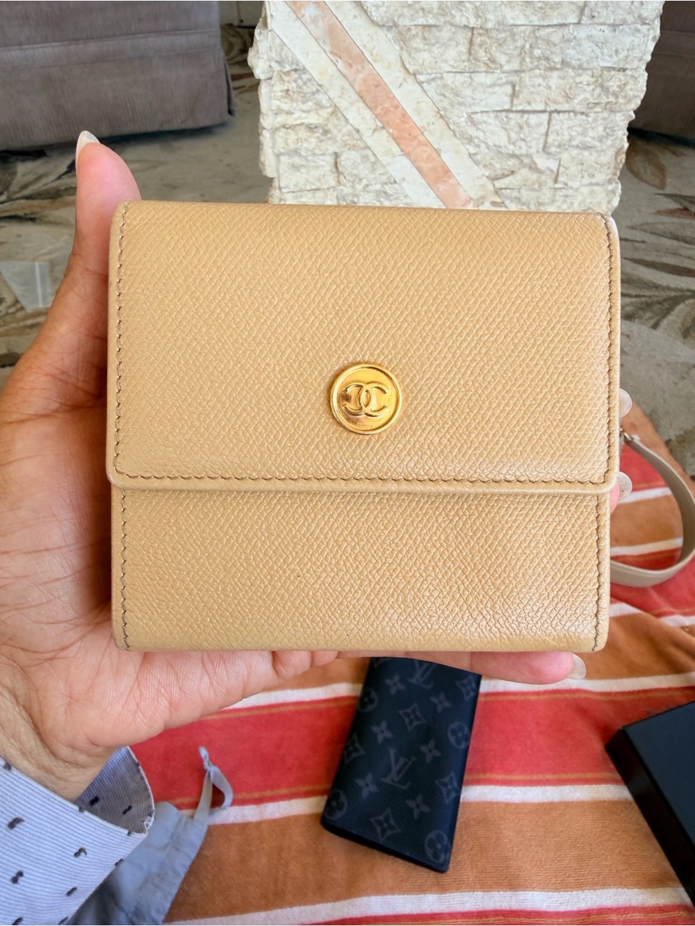 Chanel Beige Compact Wallet Complete Inclusion๐๐๐ - Picture 2 of 10